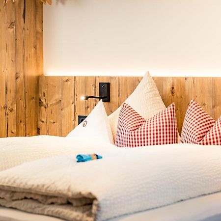 Pension Der Steinbock - Das 300 Jahre Alte Bauernhaus - Tirol St. Anton am Arlberg Zewnętrze zdjęcie